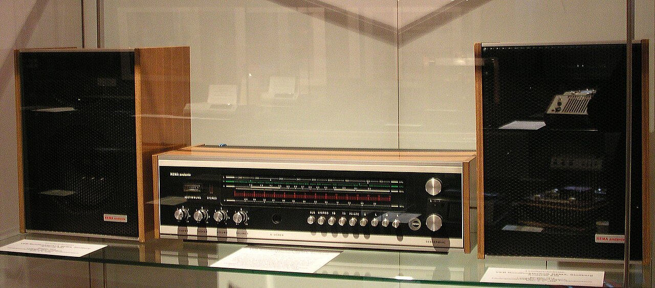Stereo system with two separate speakers.